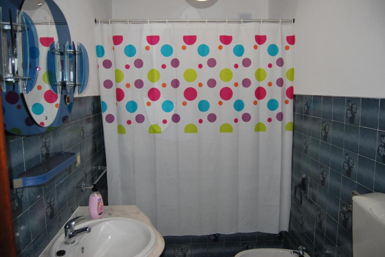 Apartamentos Mota Nazare Luaran gambar