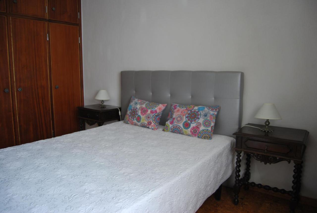 Apartamentos Mota Nazare Luaran gambar