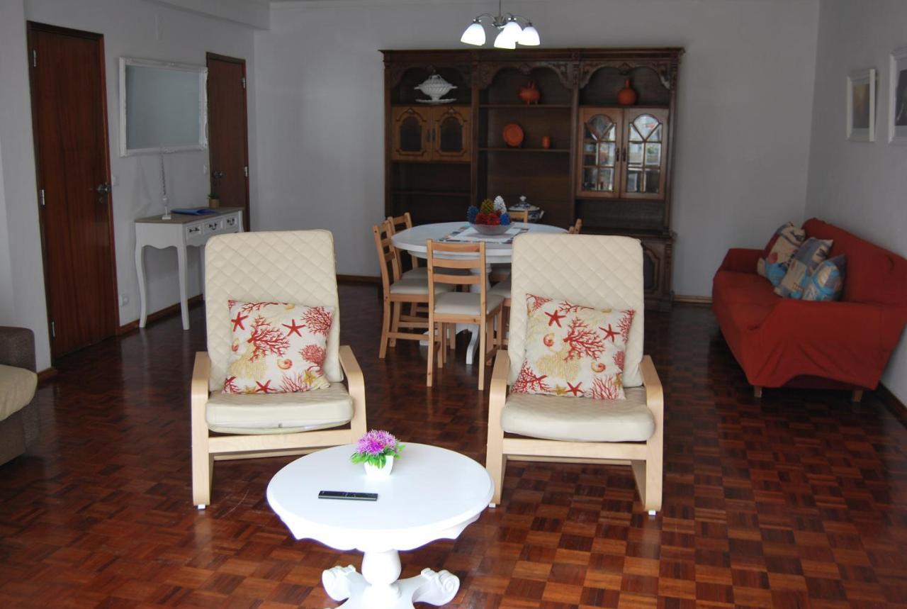Apartamentos Mota Nazare Luaran gambar